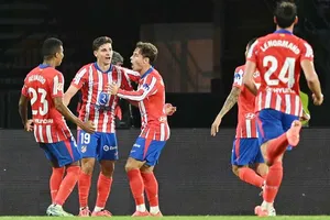 Julian Alvarez ghi bàn thắng muộn giúp Atletico Madrid thắng 1-0 trước Celta Vigo.