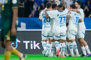 Al-Hilal trở lại ngôi đầu bảng với chiến thắng 4-2 trước Al-Kholood