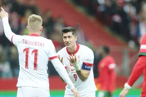 Robert Lewandowski hoàn toàn bế tắc trong trận Ba Lan thua Bồ Đào Nha 1-3 hôm thứ Bảy.