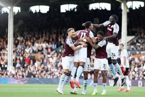 Aston Villa ngược dòng đánh bại Fulham với tỷ số 3-1