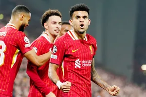 Cú hat trick của Luis Diaz giúp Liverpool đè bẹp Leverkusen 4-0 tại Anfield.
