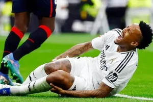 Eder Militao đứt dây chằng chéo trước và có thể phải nghỉ đến 9 tháng.