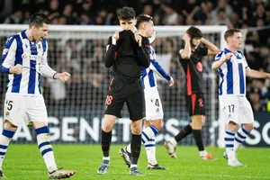 Barcelona thất bại 0-1 trên sân Sociedad chấm dứt chuỗi 7 trận thắng liên tiếp trên mọi đấu trường.