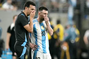 HLV Lionel Scaloni một lần nữa nhấn mạnh “đặc quyền” của đội trưởng Lionel Messi.
