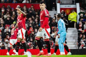 Man.United đã để thua Nottingham Forest tại Old Trafford sau 30 năm.