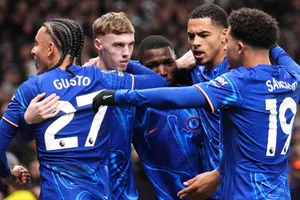 Chelsea thủng lưới 2 lần trong 11 phút đầu nhưng hồi phục xuất sắc để thắng 4-3 tại Tottenham.
