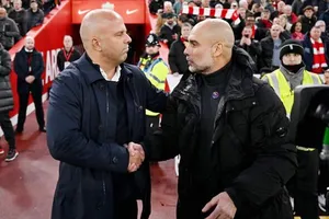 HLV Arne Slot cảnh giác với “năng lực chiến thắng không ngừng nghỉ” của Man.City.