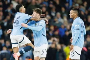 Man.City trụ lại trong Champions League trong gang tấc khi ngược dòng đánh bại Club Brugge 3-1.