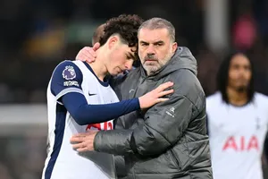 HLV Ange Postecoglou thừa nhận ông có 2 tuần để cứu công việc tại Tottenham.