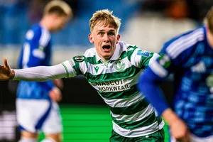 Michael Noonan trở thành cầu thủ ghi bàn trẻ nhất trong lịch sử các giải đấu cấp CLB châu Âu.