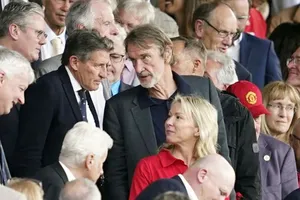 Đội ngũ của ông chủ Sir Jim Ratcliffe dự kiến sẽ cắt giảm thêm khoảng 200 việc làm nữa tại Man.United.