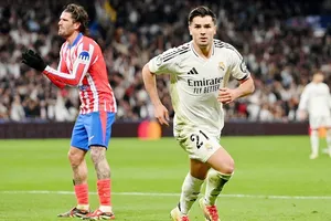 Brahim Diaz ghi bàn quyết định giúp Real Madrid đánh bại Atletico Madrid 2-1 ở lượt đi.