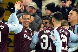 Aston Villa vào tứ kết Champions League trong mùa giải đầu tiên họ trở lại sau 41 năm.
