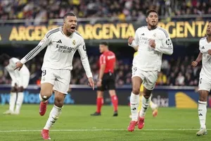 Kylian Mbappe ghi 2 bàn trong chiến thắng ngược dòng 2-1 của Real Madrid trước Villarreal.