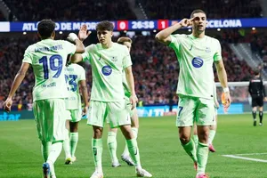 Barcelona mơ về “cú ăn ba” sau khi thiết lập trận El Clasico với Real Madrid ở chung kết Copa del Rey.