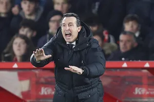 HLV Unai Emery tuyên bố Aston Villa sẽ tự tin đến sân PSG chơi trận lượt đi tứ kết Champions League.