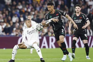 Arsenal khóa chặt ngòi nổ Kylian Mbappe trước khi đánh bại đương kim vô địch Real Madrid với tỷ số 2-1.