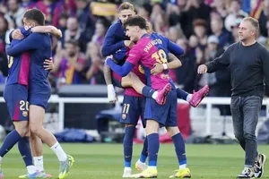 Hansi Flick ca ngợi màn ngược dòng khi Barcelona đánh bại Celta Vigo 4-3 là “không thể tin nổi”.