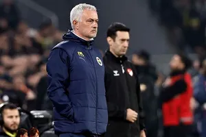 Mourinho là người có khả năng cao nhất thay thế Ange Postecoglou.