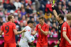 Harry Kane nhận thẻ vàng thứ 5 của mùa giải nên vắng mặt trong ngày đăng quang khi Bayern Munich đối đầu chủ nhà RB Leipzig vào thứ Bảy.