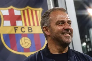 HLV Hansi Flick đã gia hạn hợp đồng thêm 1 năm với Barcelona đến năm 2027.