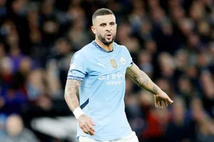 Kyle Walker sẵn sàng từ bỏ một trong những danh hiệu Premier League với Man.City để có thể tự gọi mình là người chiến thắng Europa League với Tottenham.