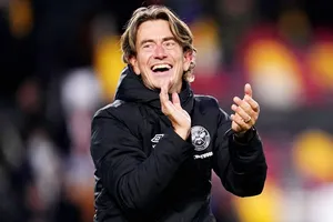 Tottenham bổ nhiệm Thomas Frank làm HLV trưởng có thời hạn đến năm 2028.