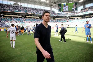 Xabi Alonso chỉ có thể giúp Real giành 1 điểm trong trận ra quân ở FIFA Club World Cup