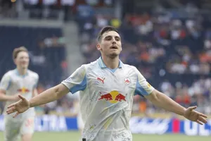 RB Salzburg vươn lên dẫn đầu bảng H sau chiến thắng 2-1 trước CF Pachuca.