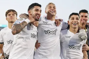 Botafogo đã đáp trả những lời chỉ trích bằng cách lọt vào vòng 16 đội FIFA Club World Cup.