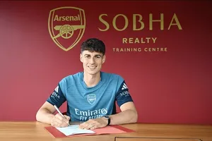 Kepa ký hợp đồng với Arsenal