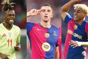 Ferran Torres (giữa) hy vọng Nico Williams (trái) gia nhập Barcelona cùng Lamine Yamal