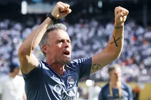HLV Luis Enrique tự tin PSG có thể hoàn thành mùa giải đáng kinh ngạc với danh hiệu thứ 5.