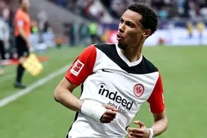 Hugo Ekitike trong màu áo Eintracht Frankfurt
