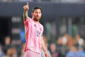 Lionel Messi không được nghỉ ngơi trong bối cảnh mùa giải chính thức diễn ra căng thẳng.
