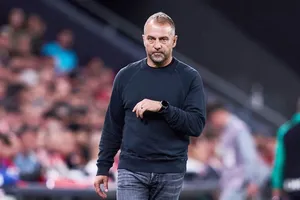 HLV Hansi Flick được cho là vẫn muốn bổ sung thêm một hậu vệ cánh cho Barcelona.