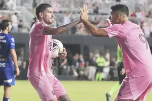 Tân binh Rodrigo De Paul và Luis Suarez tỏa sáng đưa Inter Miami vào tứ kết Leagues Cup.