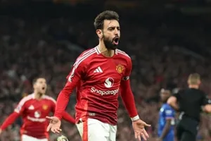 Bruno Fernandes gây chấn động thị trường sau 'cuộc họp kín' về việc rời Man.United