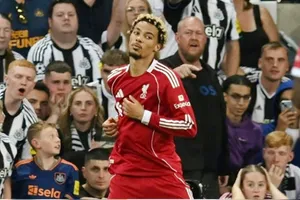 Hugo Ekitike lại lỡ hẹn với tuyển Pháp