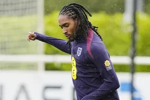 Djed Spence đứng trước cơ hội lịch sử là cầu thủ Hồi giáo đầu tiên thi đấu cho tuyển Anh.