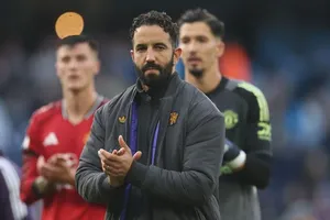 HLV Ruben Amorim tuyên bố “ngay cả Đức Giáo hoàng” cũng không thể thay đổi sơ đồ 3-4-3 của ông.