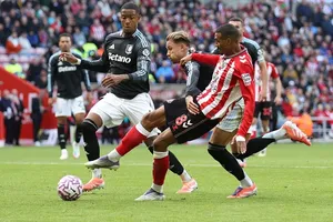 Wilson Isidor (8) gỡ hòa 1-1 cho chủ nhà Sunderland