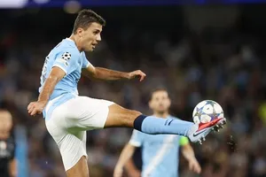 HLV Pep Guardiola thừa nhận Rodri gặp vấn đề trở lại với đầu gối của mình.