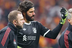 Alisson có thể vắng mặt nhiều trận quan trọng của Liverpool trước Chelea và Man.United.