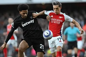 Arsenal phải phá vỡ vận đen trong trận derby London với West Ham