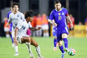 Lionel Messi có 2 pha kiến tạo giúp đương kim vô địch thế giới Argentina đánh bại Puerto Rico 6-0.