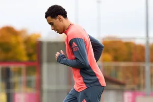 Jamal Musiala hồi phục tốt sau chấn thương gãy chân khi tập luyện trên sân cỏ lần lần đầu tiên sau hơn 3 tháng.