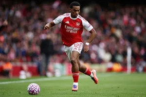 Jurrien Timber kêu gọi Arsenal "đừng quá tự mãn" sau khi họ nới rộng khoảng cách dẫn đầu Ngoại hạng Anh