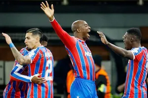 Crystal Palace có một màn trình diễn chuyên nghiệp ấn tượng để đánh bại AZ Alkmaar với tỷ số 3-1.