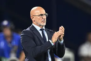 HLV Luis de la Fuente đã giảm nhẹ những tranh cãi quanh việc Lamine Yamal rút lui.